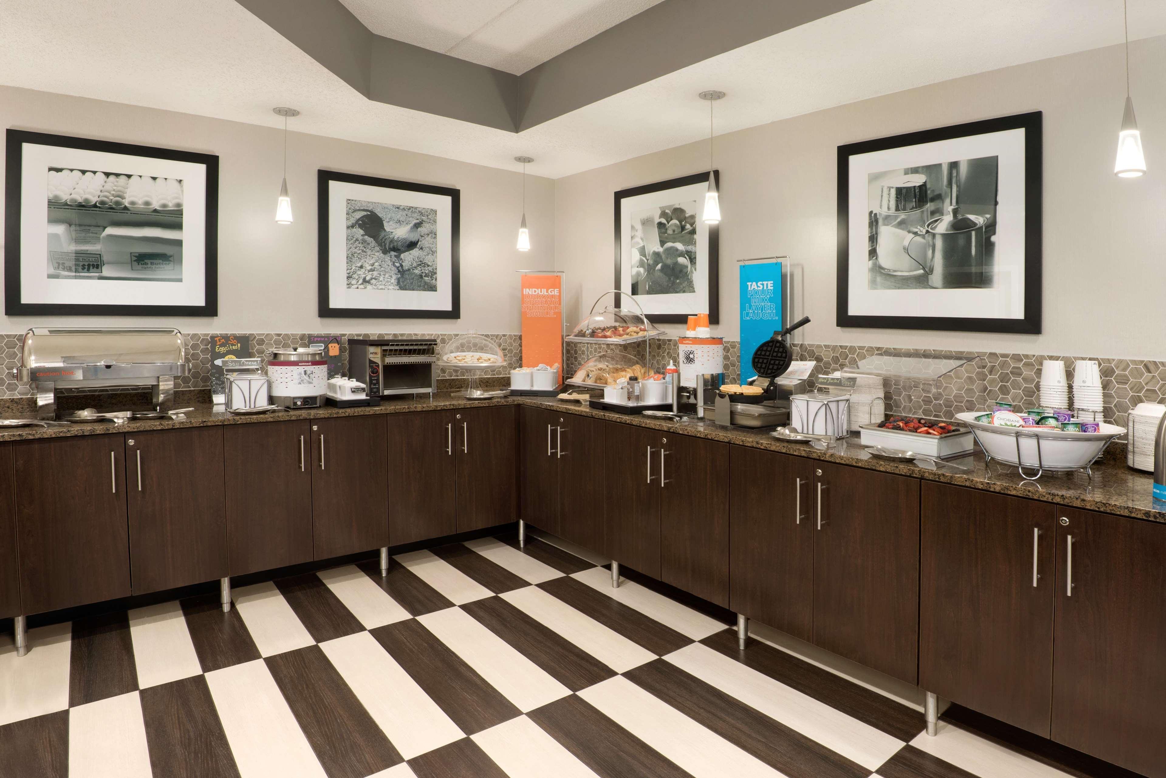 Hotel Hampton Appleton-fox River Mall Area 3*