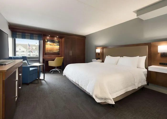 Hampton Inn Appleton-Fox River Mall Area