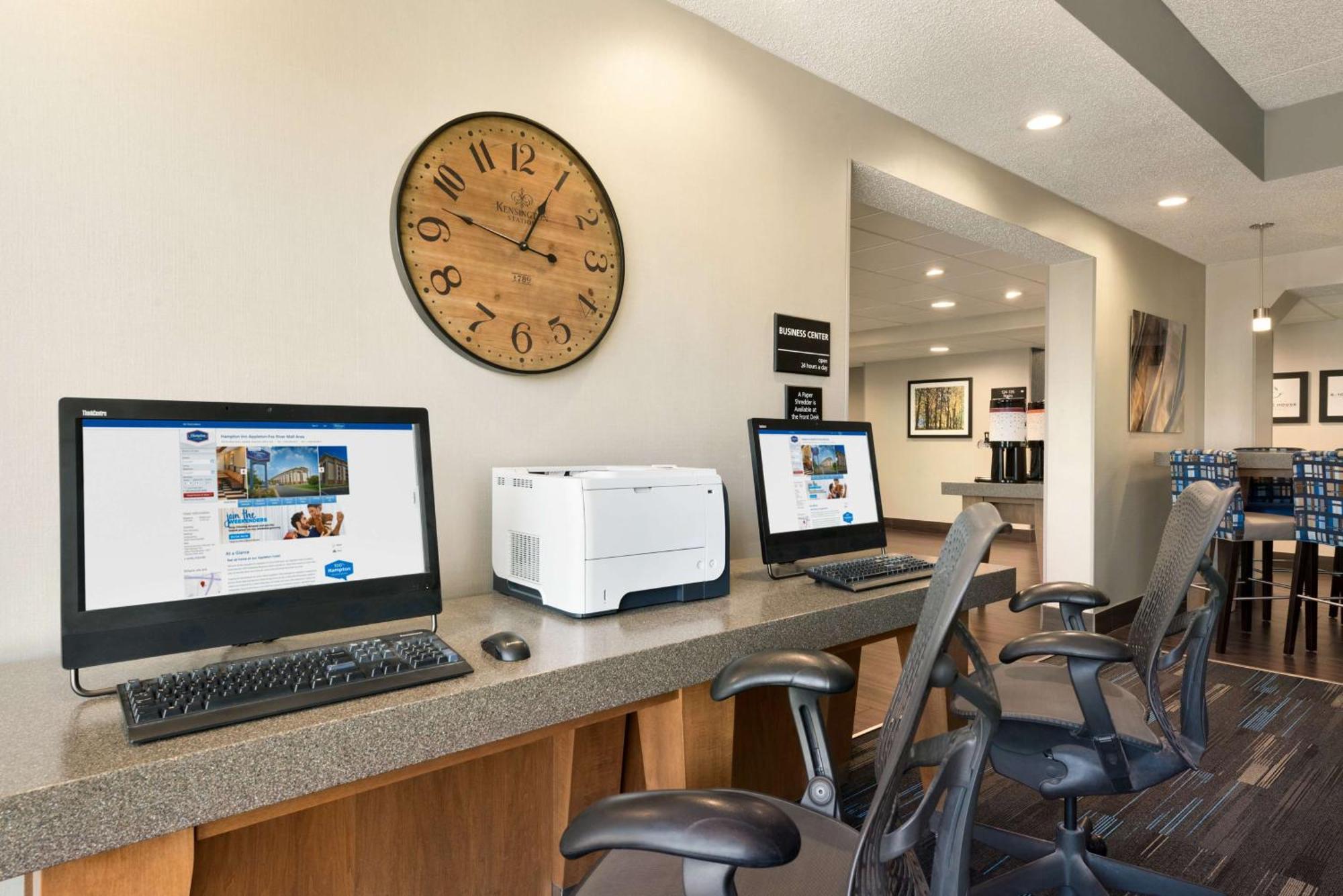 Hampton Appleton-fox River Mall Area Hotel 3*